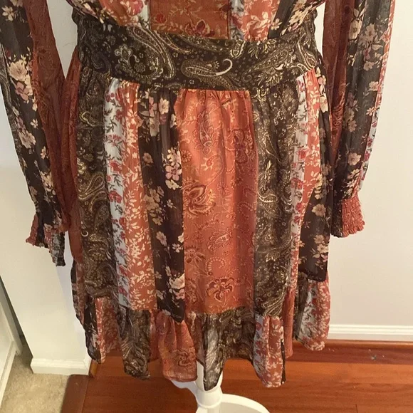 Lovestitch boho medium dress - Picture 3 of 10
